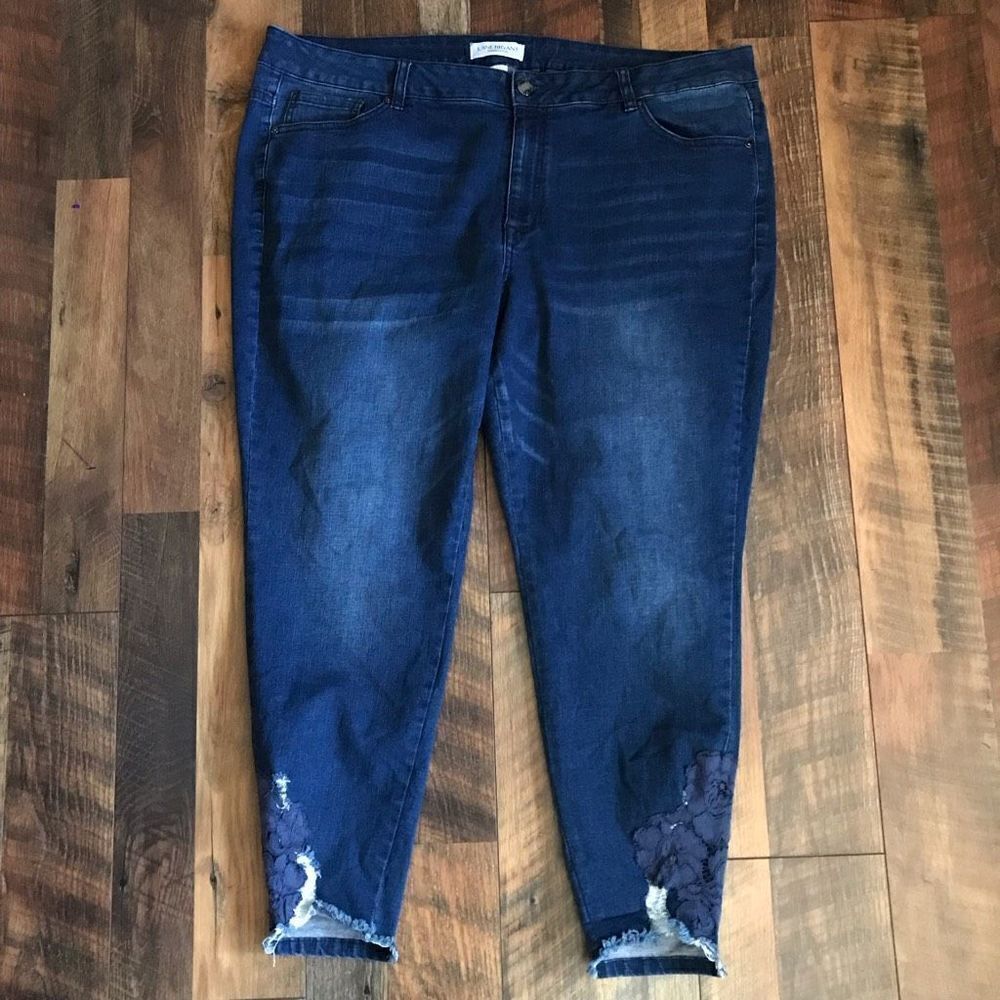 Lane Bryant Jeans Plus SZ 22 mid rise super Stretch Blue skinny appliqué ankle